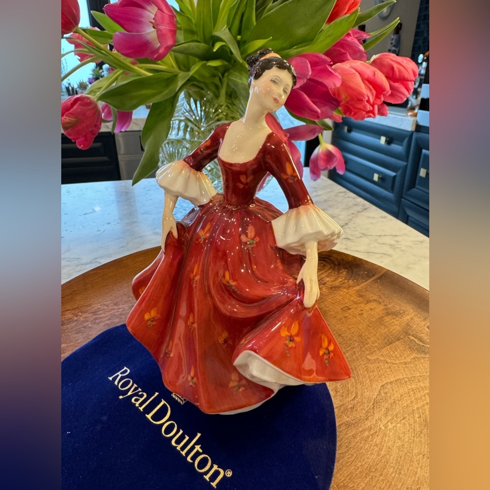 Royal Doulton figurine “Stephanie”. Pretty Ladies bone china. - Picture 1 of 8